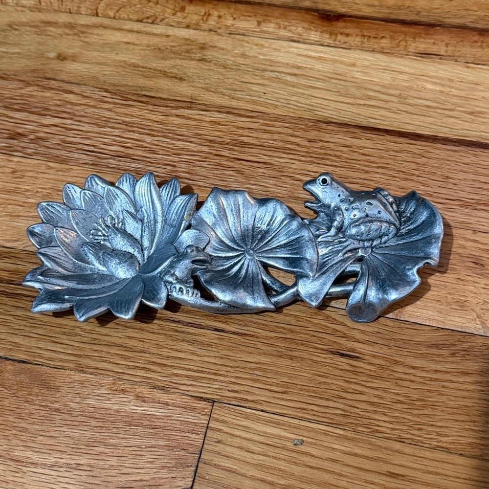 1994 ARTHUR COURT FROG & LILY PAD SPOON REST W/ GREEN EYE - RARE!